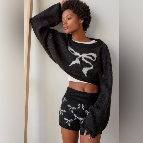 Urban Outfitters Sweaters - Out From Under Cozy Up Cropped Black & White Bow Long Sleeve Sweater Size Small